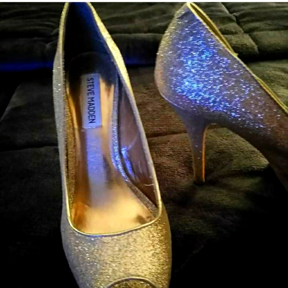 PRINCESS GOLDEN SHOES